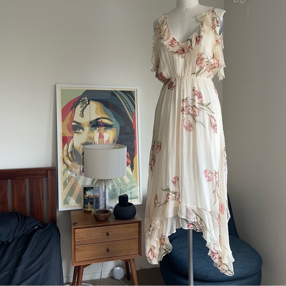 V7 NFC Chiffon Floral Dress - Picture 2 of 11